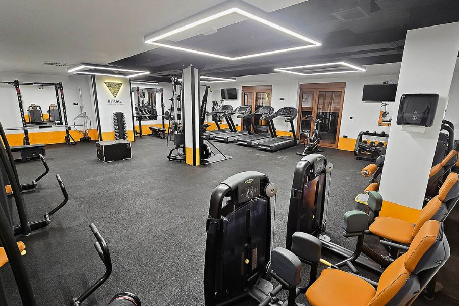 Teretana u Ritual Wellness Centru na Zvezdari sa spravama za kardio trening, trening snage i individualne treninge